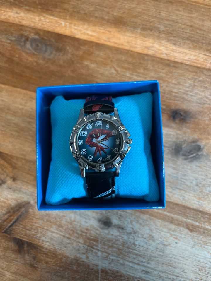 SPIELZEUG Armband Uhr Spiderman  Marvel DC in Elsterberg