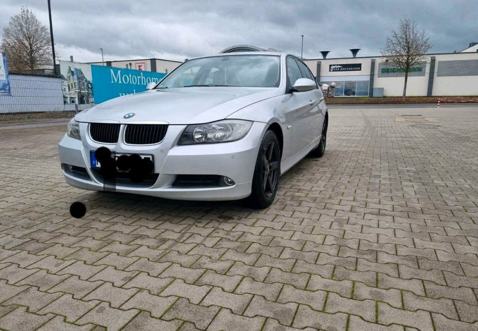 BMW 3er Serie E90 checkheft in Kaiserslautern