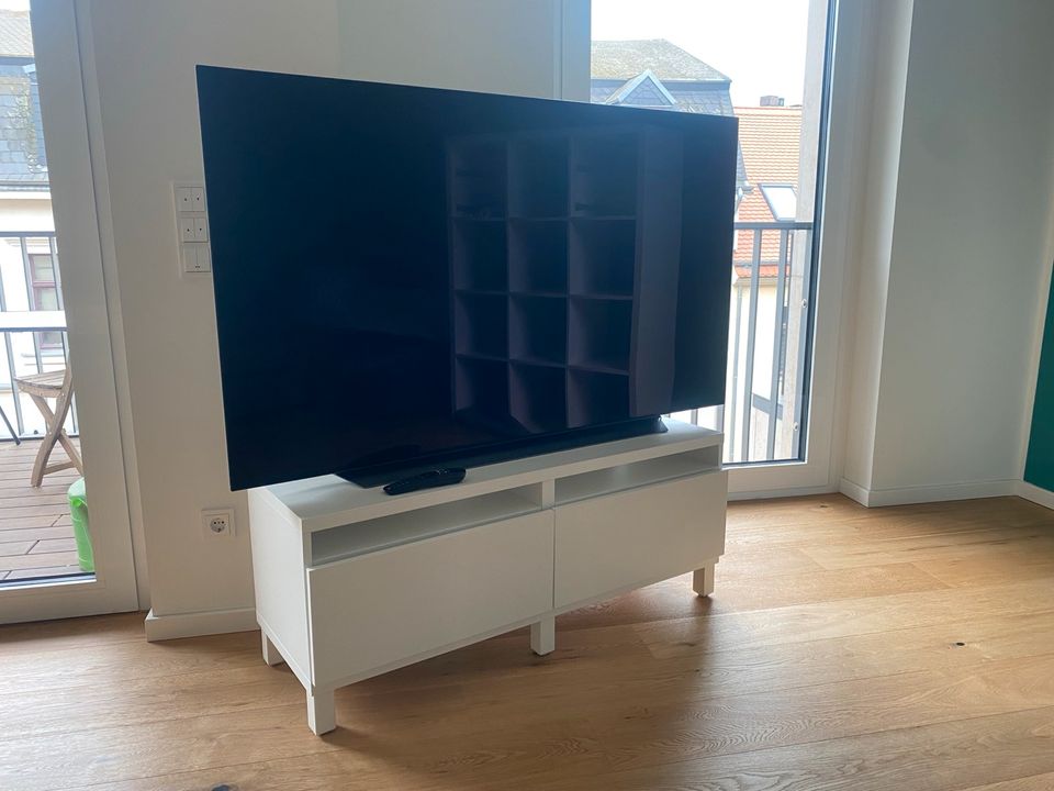 LG OLED TV (Flat, 65 Zoll / 164 cm, UHD 4K, SMART TV) + Schrank in Leipzig