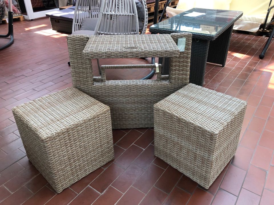 NEU Balkon- & Gartenbank, Rattan, Klappbar in 2 Hocker + 1 Tisch in Bremen