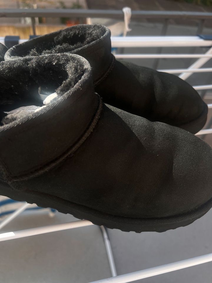 Ugg Mini Black 38 in Frankfurt am Main