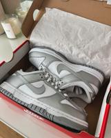 Nike Dunk Low "Metallic Silver" Sneakers Silber Nürnberg (Mittelfr) - Oststadt Vorschau