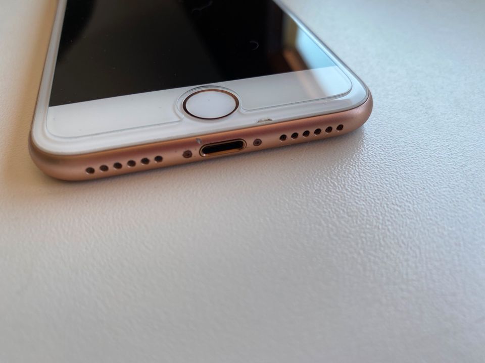 Apple iPhone 8 - 64 GB - Rose Gold weiß wie neu in Dresden