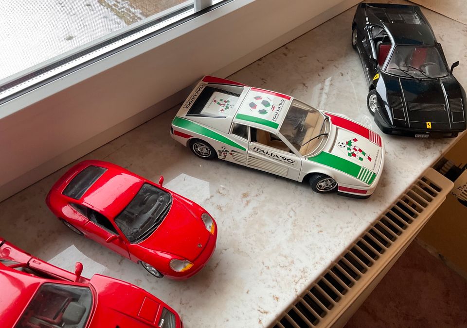 6 mal Ferrari + 1 Porsche Burago in Schwerinsdorf 