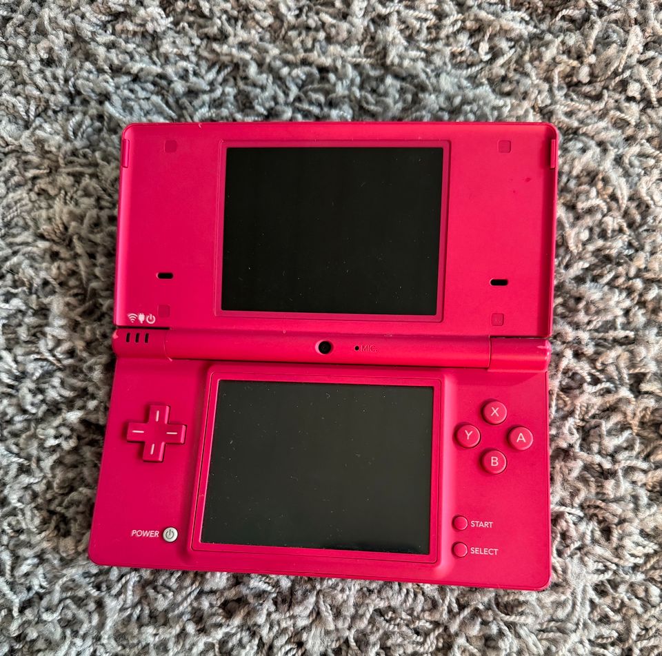 Nintendo DS mit Spielen in Neuruppin