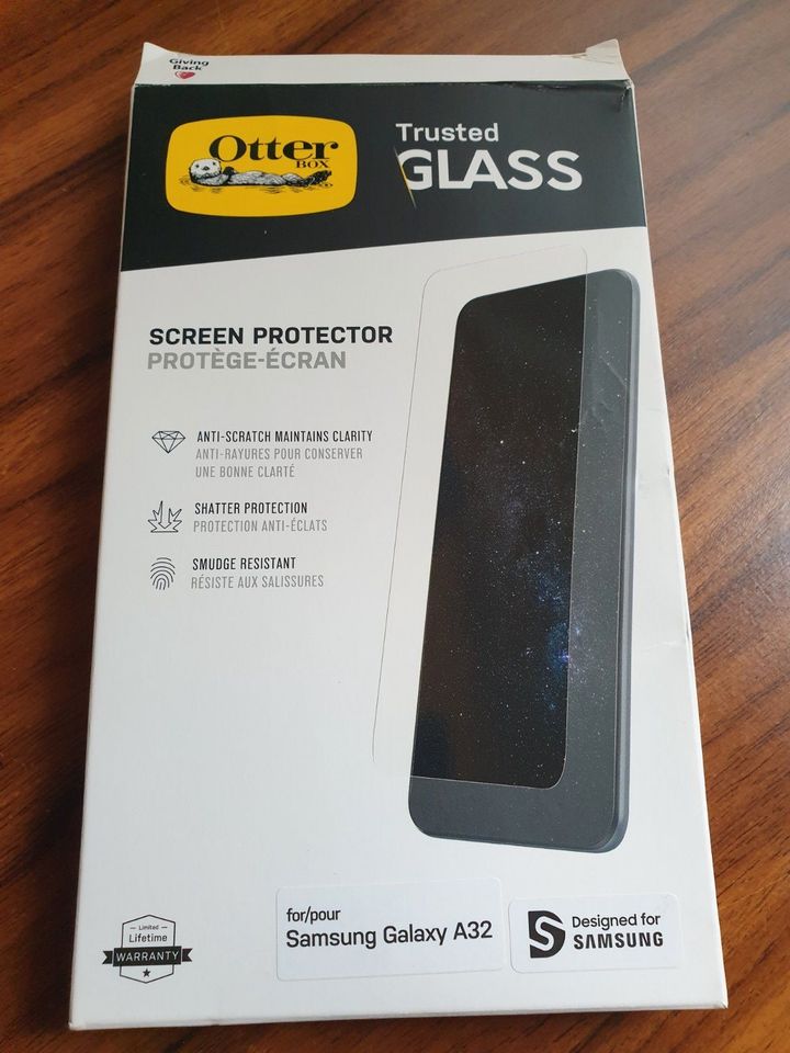 Klebender Ständer + OtterBox Trusted Glass für Galaxy A32 in Radolfzell am Bodensee