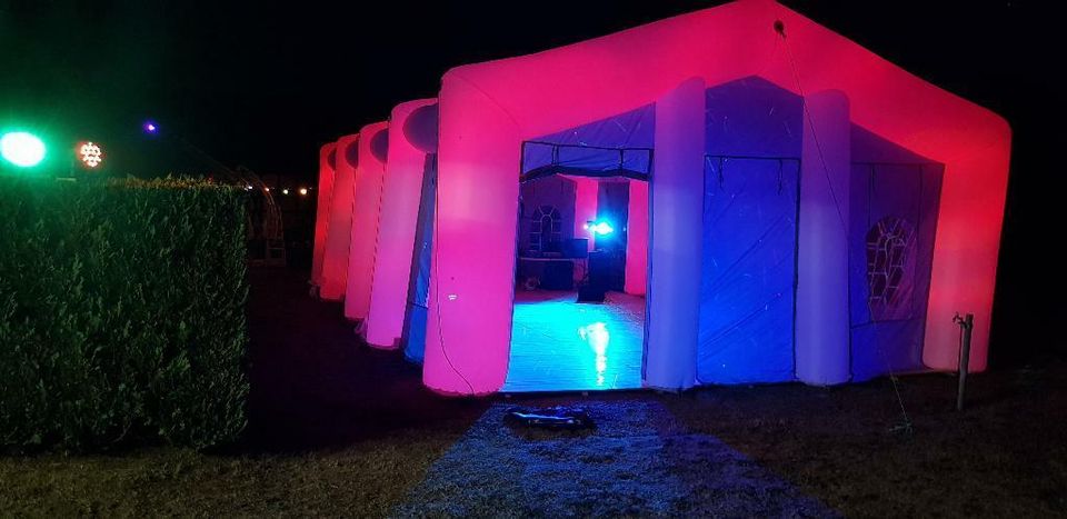 EINMALIG bei uns. LED Air Dome Festzelt Partyzelt mieten 7 x 12 M in Bad Langensalza