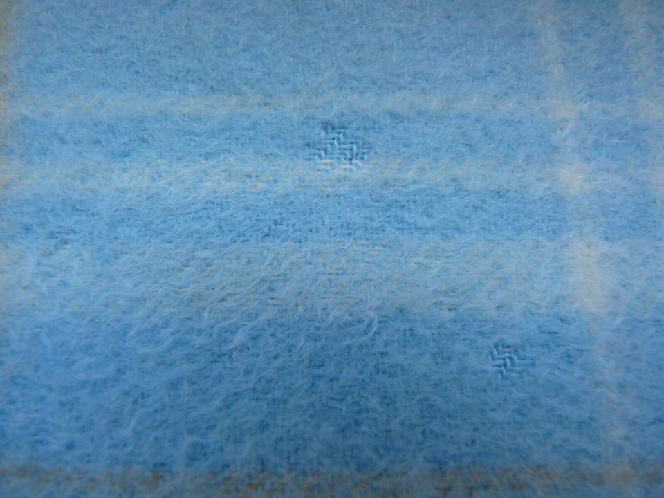Kaschmir Schal 145x 36 cm+ Fransen hellblau/beige Töne gemustert in Möglingen 