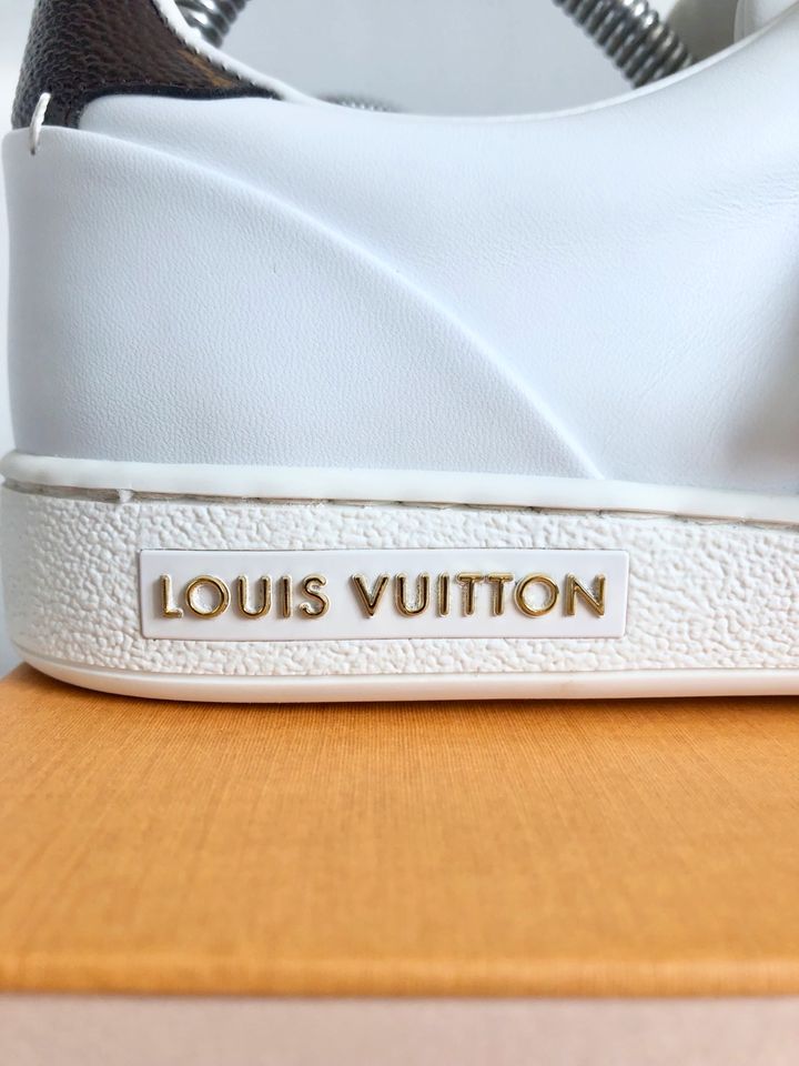 Louis Vuitton LV Sneaker Slipper Schuhe Damen weiß Monogramm 36 in  Neuhausen-Nymphenburg - Nymphenburg