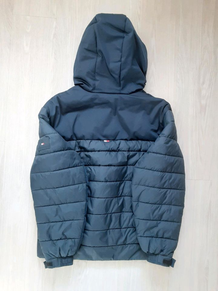 Hilfiger Jacke in Lübeck