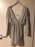 Inkl Versand! Kleid Damen Party Club Pailletten Gr. 36 Silber Kr. München - Unterföhring Vorschau