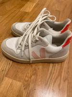 Stylische Veja Sneaker in 36 Frankfurt am Main - Gallusviertel Vorschau