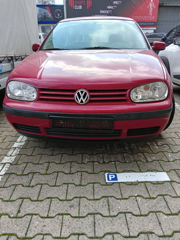 VW Golf 1,6 TÜV ca.1,5 Jahre in Frankfurt am Main