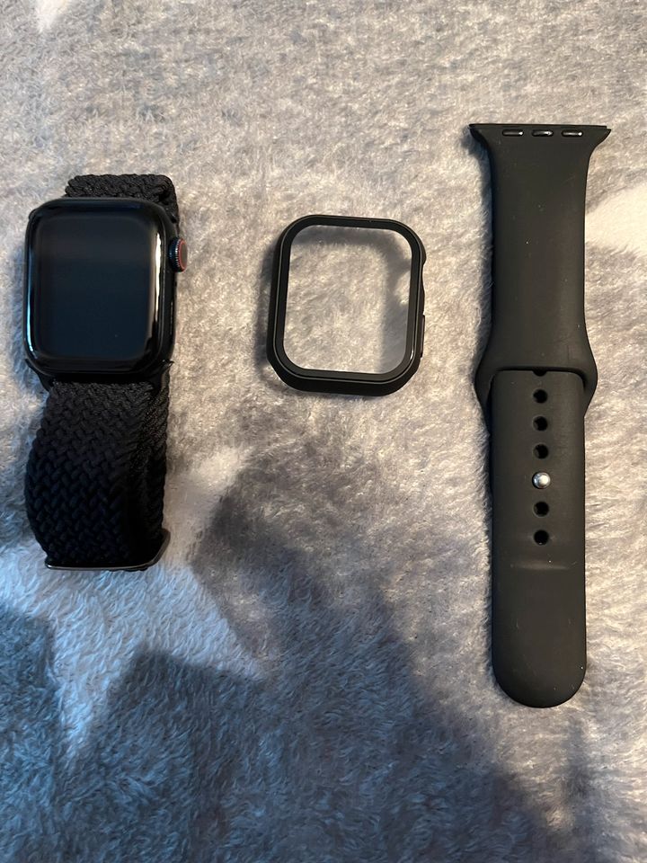 Apple Watch Series 8 GPS + Cellular 41mm Watch in Schleswig