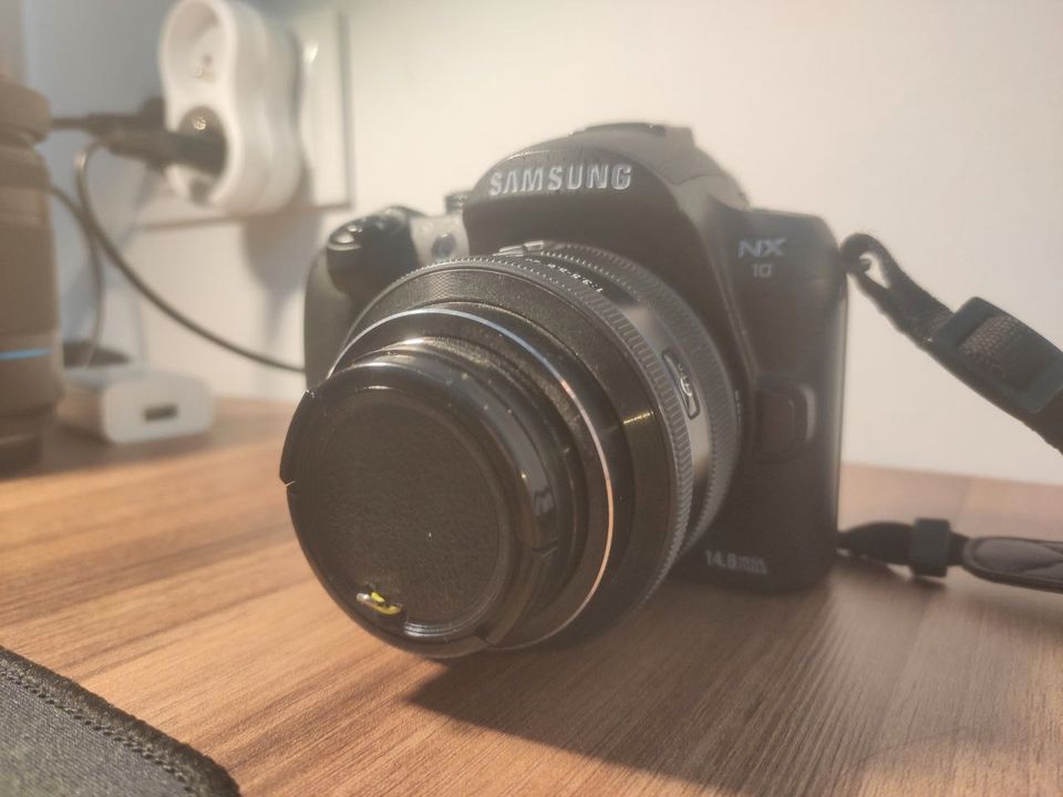 Samsung NX10 Kamera 14.6MP, Samsung 20-50 ED 3.5-5.6 i-Function O in Schmallenberg