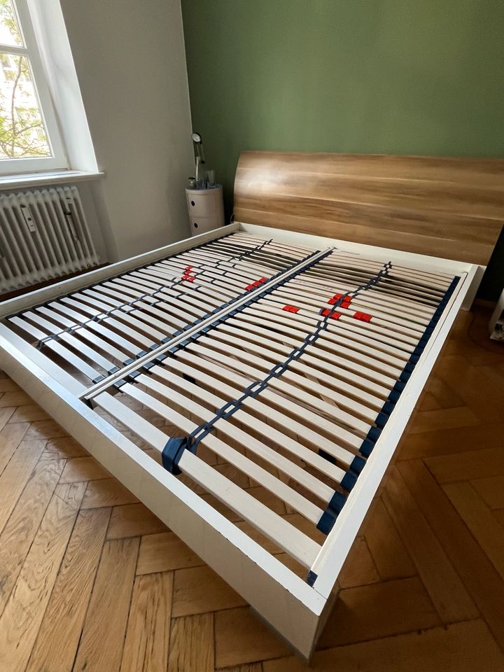 Verkaufe Bett 180x200 in München