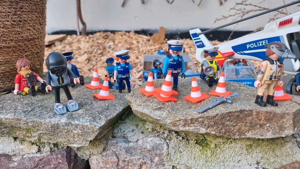 Playmobil Polizei Autos Hubschrauber uvm in Zehbitz