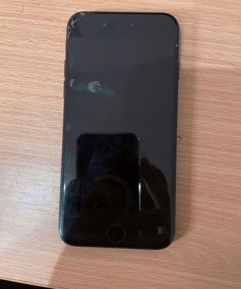 iPhone 7 Defekt Schwarz in Schönaich