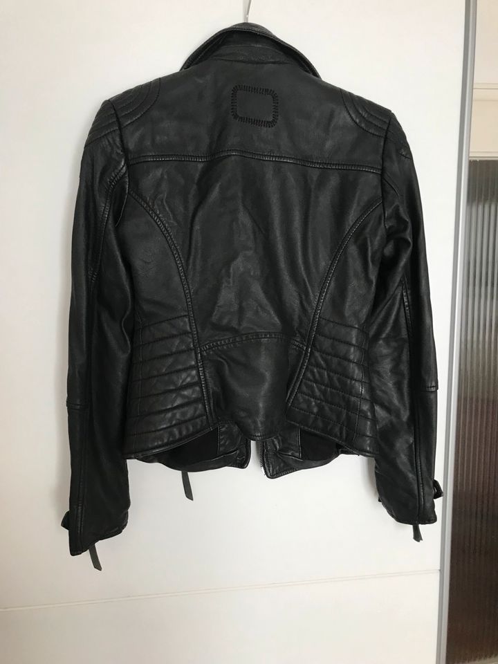 Neue tigha Lederjacke in Köln