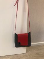 Handtasche Umhängetasche Tasche Leder schwarz/rot wie neu Nordrhein-Westfalen - Dinslaken Vorschau