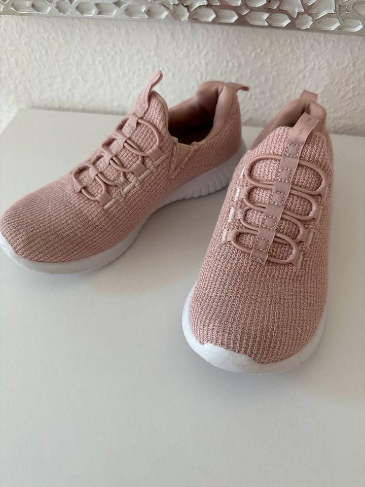 Sneaker für Mädchen Gr. 31 in Hünstetten