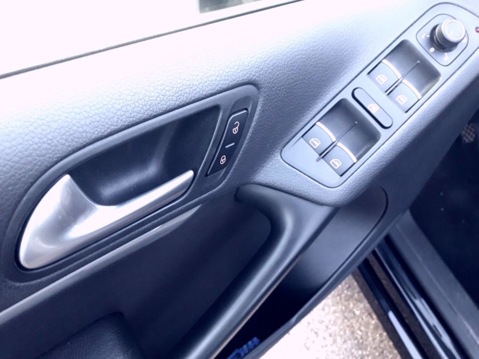 VW Tiguan 1.4 TSI BlueMotion Sport & Style-Top-Paket-Panorama in Germering