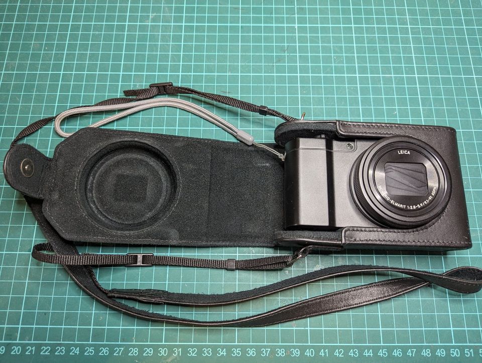 Panasonic Lumix DMC-TZ101 Digitalkamera mit Zubehör in Hannover