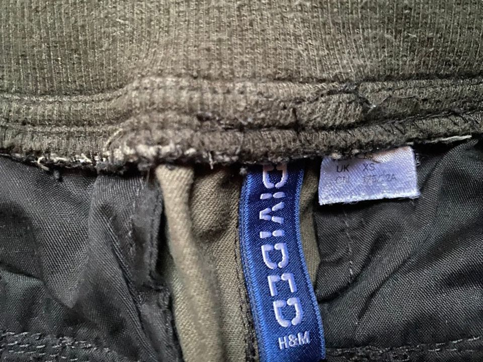 H&M Cargohose Carmouflage Größe XS in Klettgau