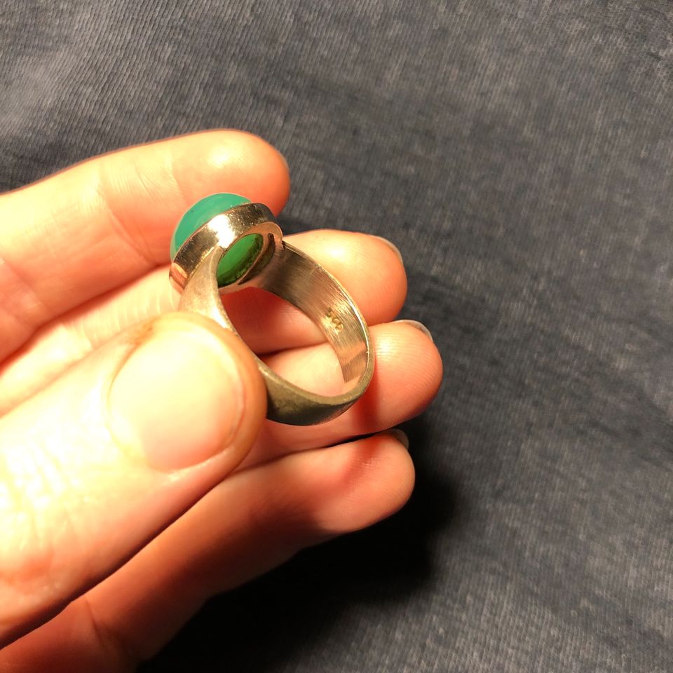 Ring mit apfelgrünem Chrysopras Cabochon 925 Silber schlicht in Hamburg