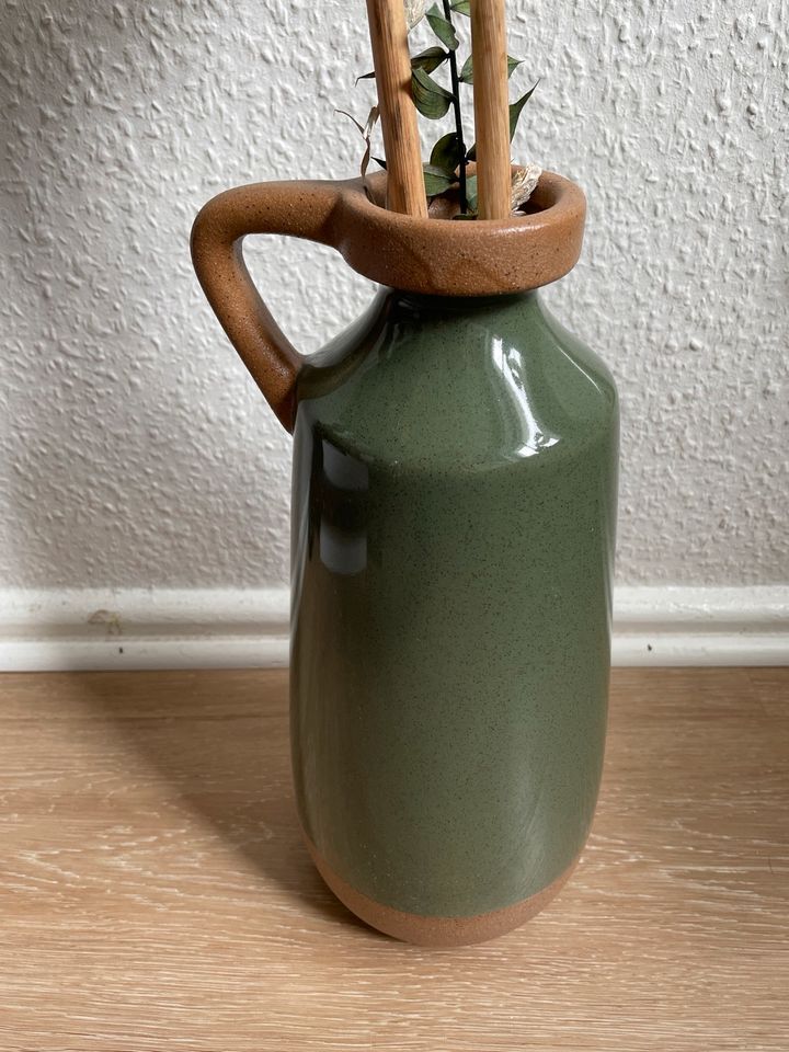 große grüne Steingut Vase, Søstrene Grene / Rusta- Kanne, Karaffe in Kiel