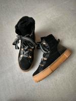 H&M Premium Ultra Warme Boots 38/39 Teddy Fell Schwarz Geschnürt Nordrhein-Westfalen - Ratingen Vorschau