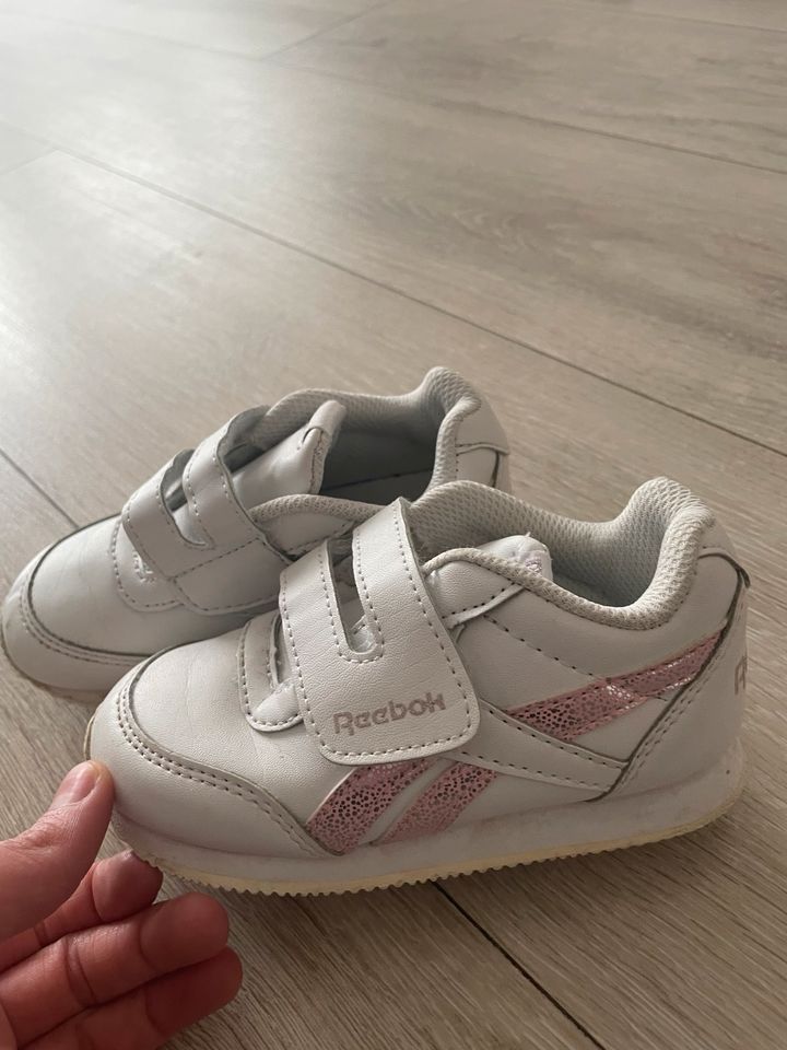 Reebok Kinder Sportschuhe Gr 23,5 in Aachen