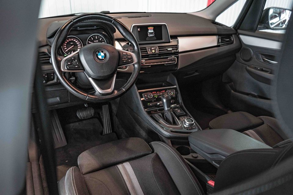 BMW 218d Active Tourer Advantage Automatik Xenon Nav in Friesoythe