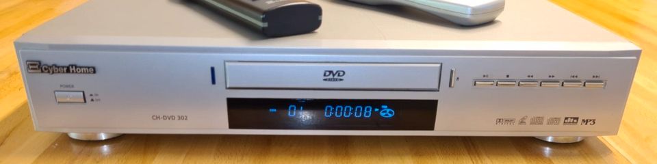 CD DVD Spieler mit 2 Fernbedienungen in Velbert