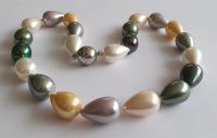 Wunderschöne neue  Perlenkette Multicolor Muschelkern Hessen - Kassel Vorschau