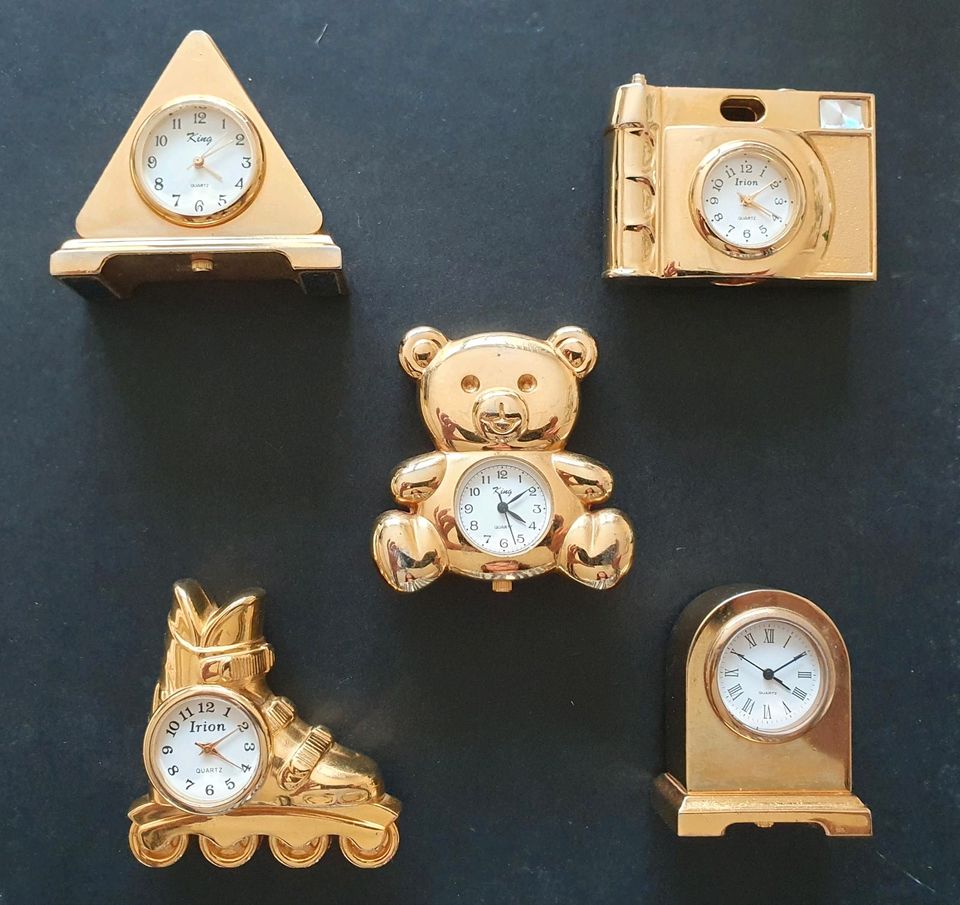 Alte Miniatur Standuhr Fotoapparat Uhr gold Quartz Irion Kamera in Paderborn