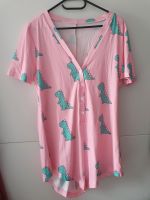 Polyester Jumpsuit Schlafanzug rosa mit dinos, Größe M Mecklenburg-Vorpommern - Neubrandenburg Vorschau