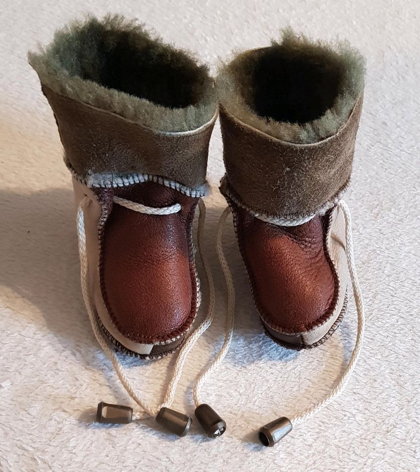 Leder-Babyschuhe/ Wagenschuhe mit Lammfell Gr.<20 Neu in Dresden