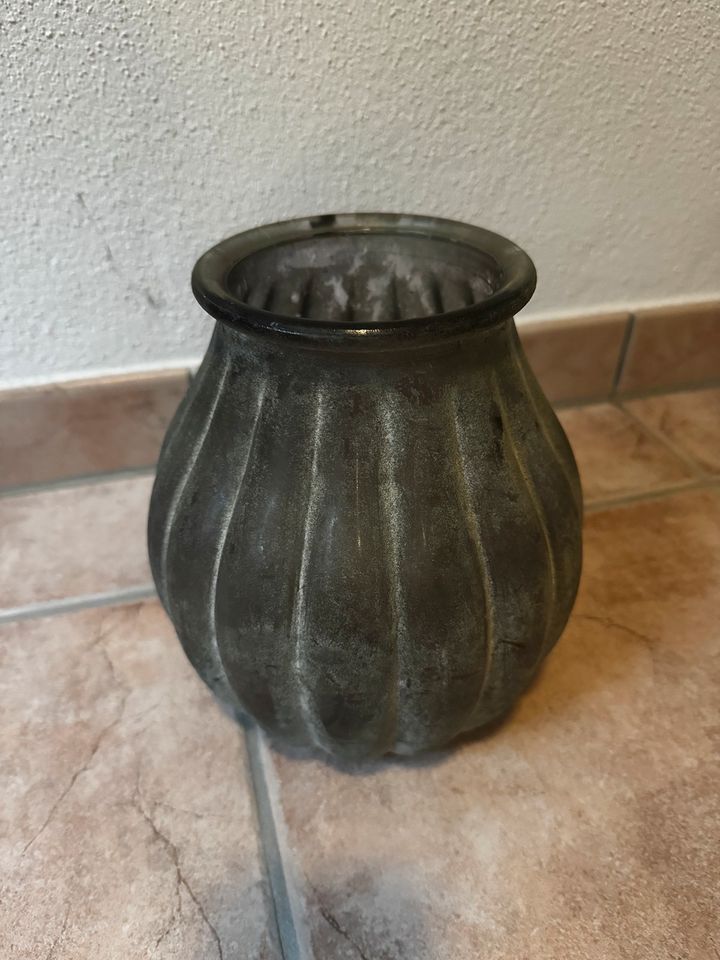 Vase Grün matt in Kolbermoor