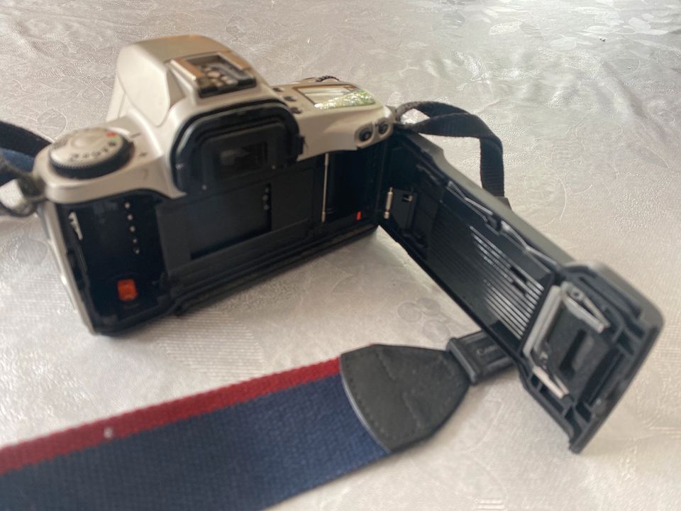 Canon EOS 500N Spiegelreflexkamera analog in Kiel