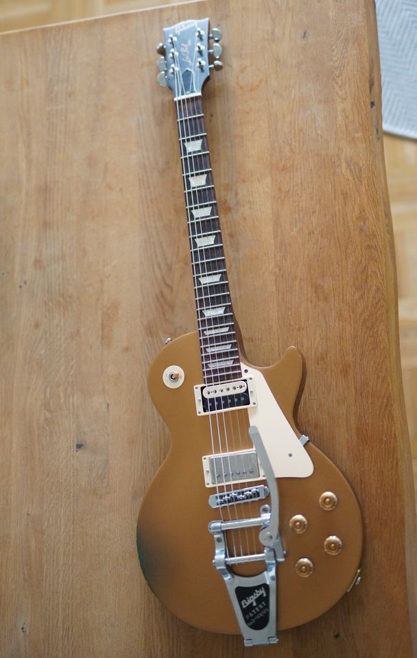 GIBSON Les Paul goldtop 70s tribute, USA 2013, Bigsby in Ratingen