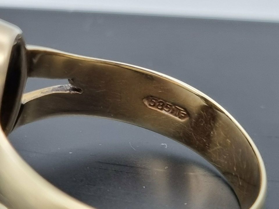 Goldring 585 Gold 14 Karat Ring mit einem braunen Edelstein. in Neumünster