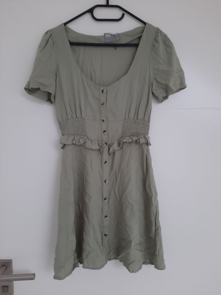 Asos Kleid Khaki mit Knöpfen  Gr. 34 in Erfurt