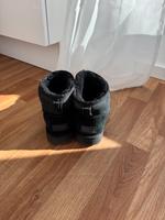 UGGs schwarz kurz Gr. 39 Berlin - Treptow Vorschau