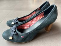 Tommy Hilfiger Pumps Schuhe Wildleder marine Gr. 38 Niedersachsen - Lingen (Ems) Vorschau