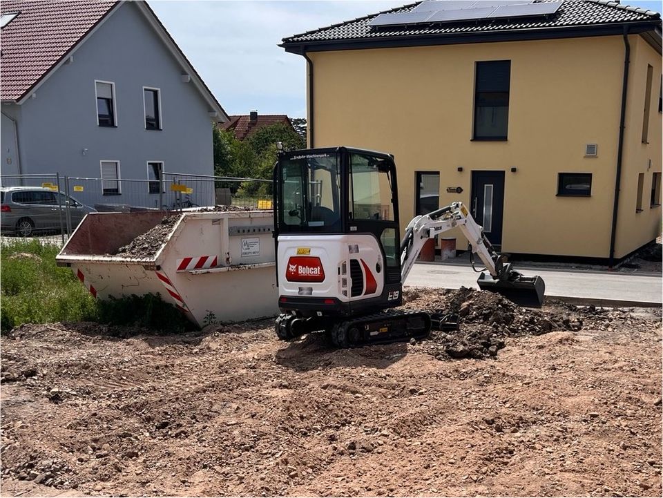 Bagger, Baggerarbeiten, Baggerfahrer, Rodung, Wurzelentfernung in Erfurt