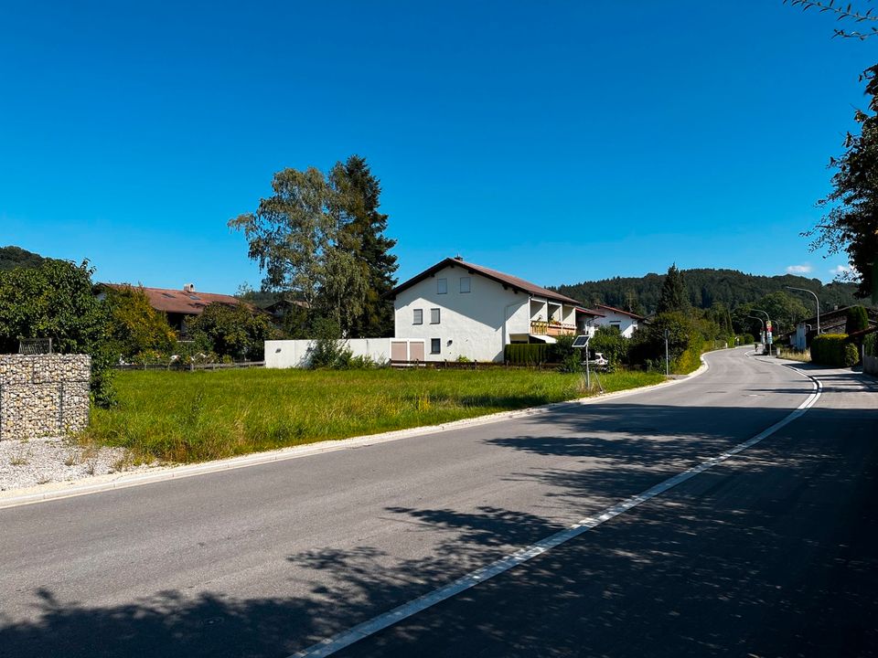 Großflächiges Baugrundstück / Grundstück in sonniger Lage in Vachendorf