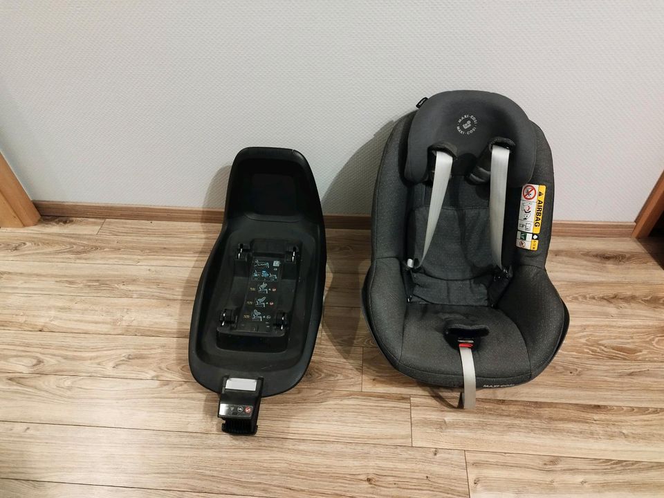 Maxi Cosi Set, Isofix Station, Babyschale, Pebble Plus in Salzgitter