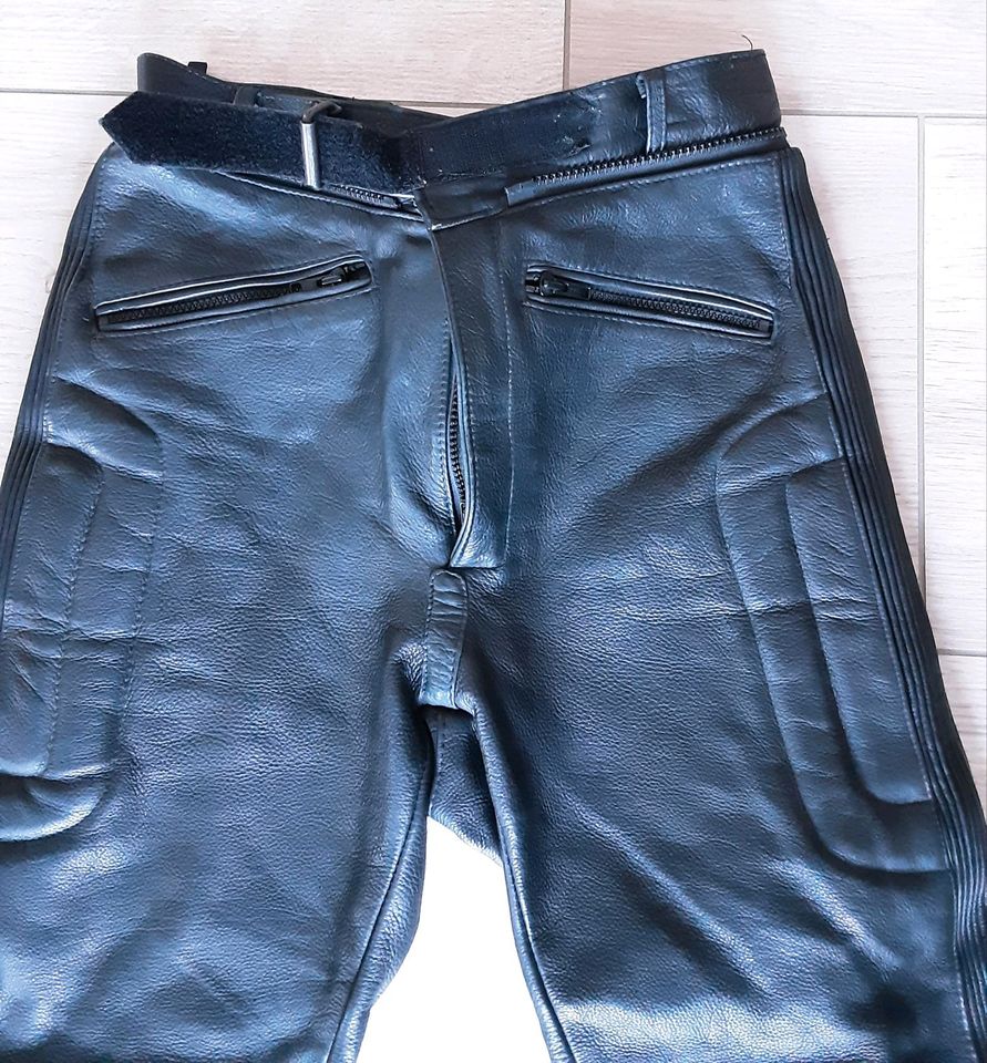 Motorradlederhose, Lederhose, Herrenhose schwarz  Gr. 50 in Bielefeld