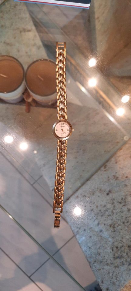 Goldene Uhr Exponent Armband Uhr in Hamburg